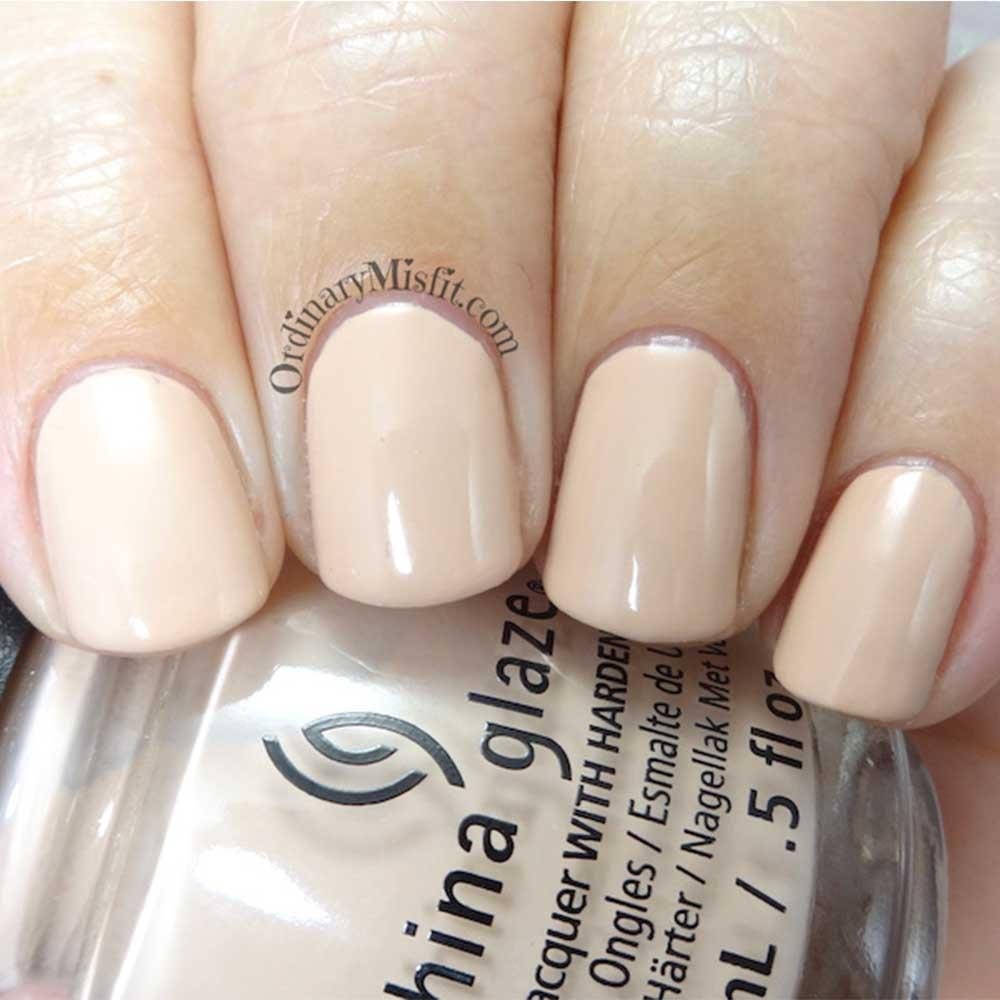 China Glaze nagų lakas BOURGEOIS BEIGE 1539 - Image 2