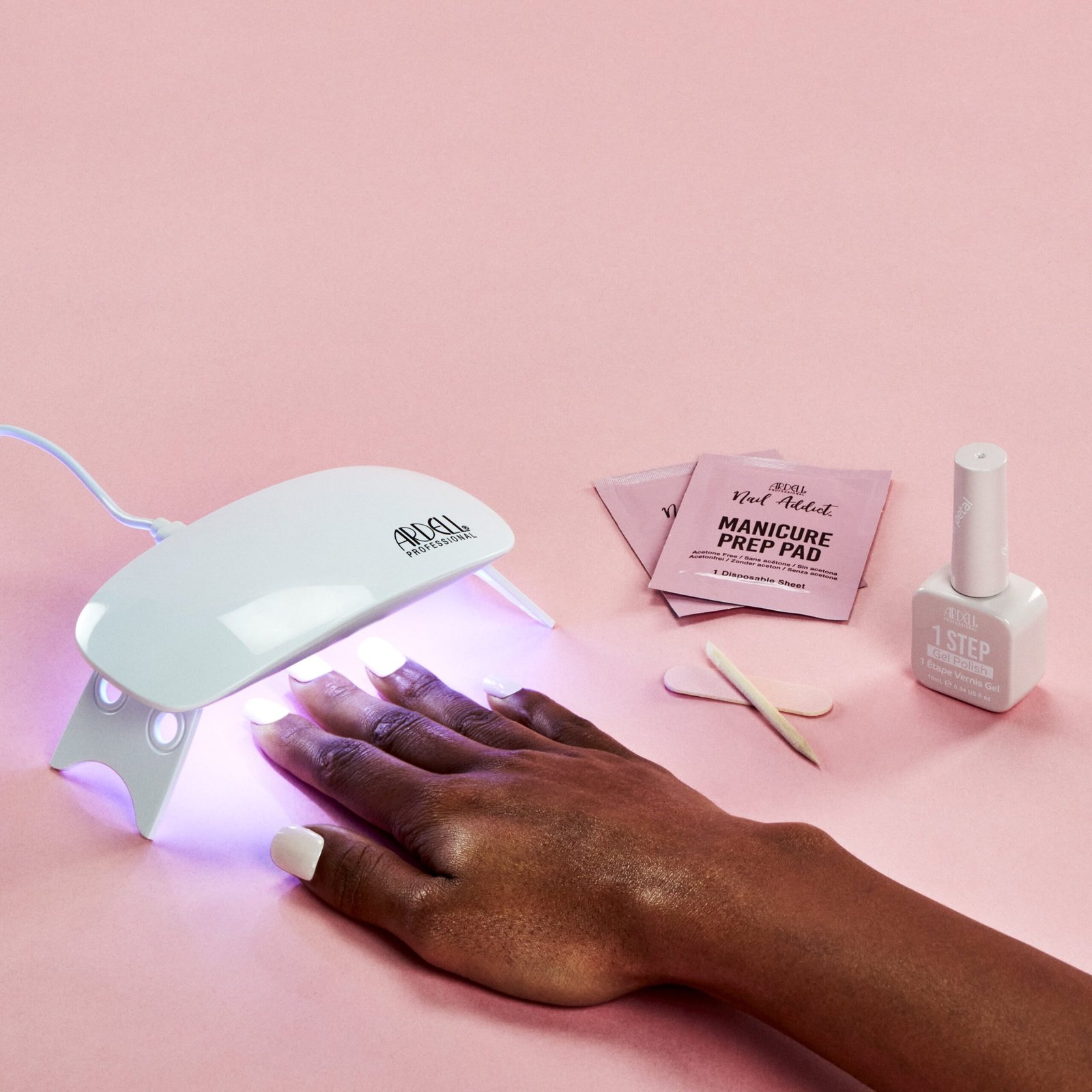 AR_38726_OSG_Flower Petal_Hand Shot_Model 2_0358-min