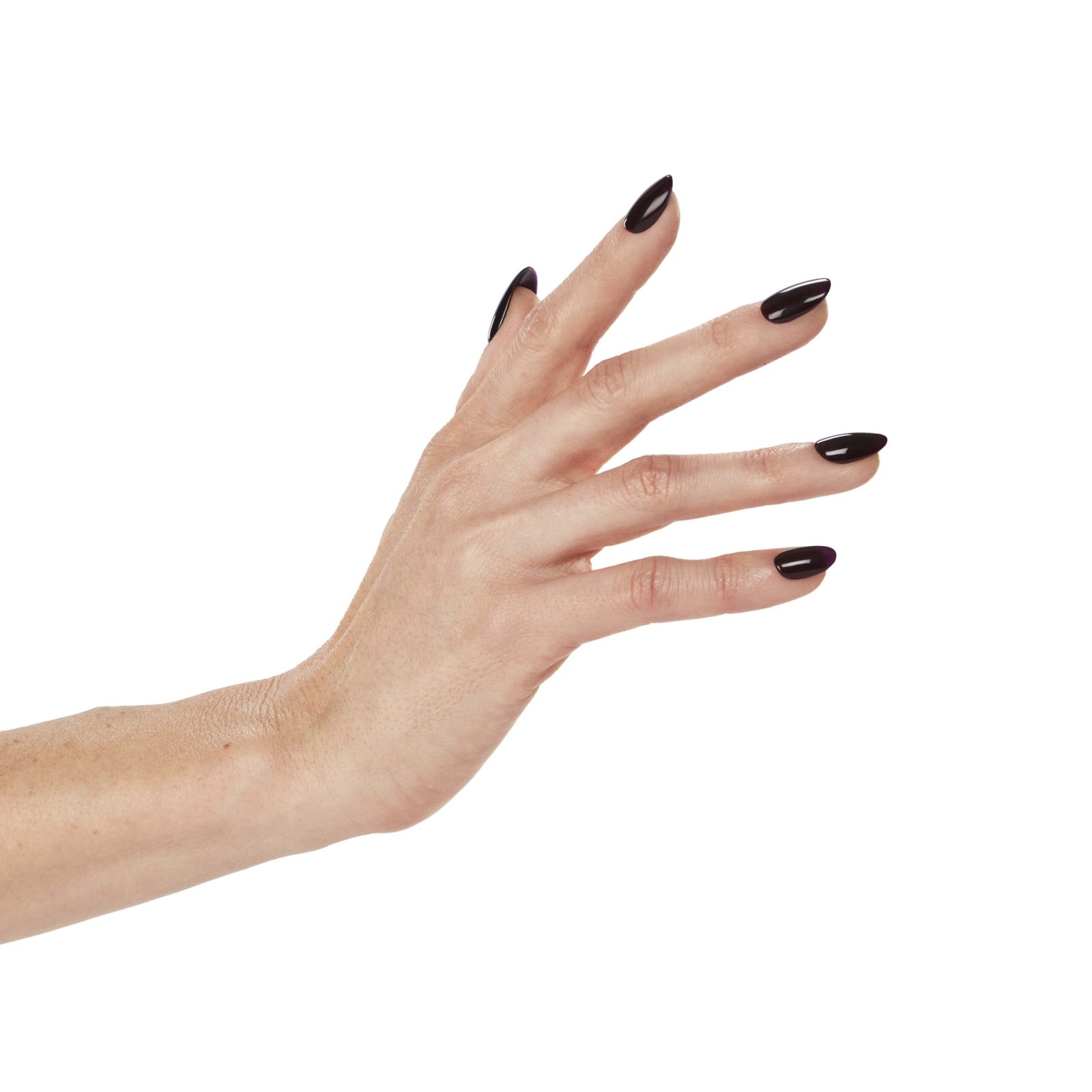 AR_38748_NA OSG_Mystifying_Hand Shot_591-min