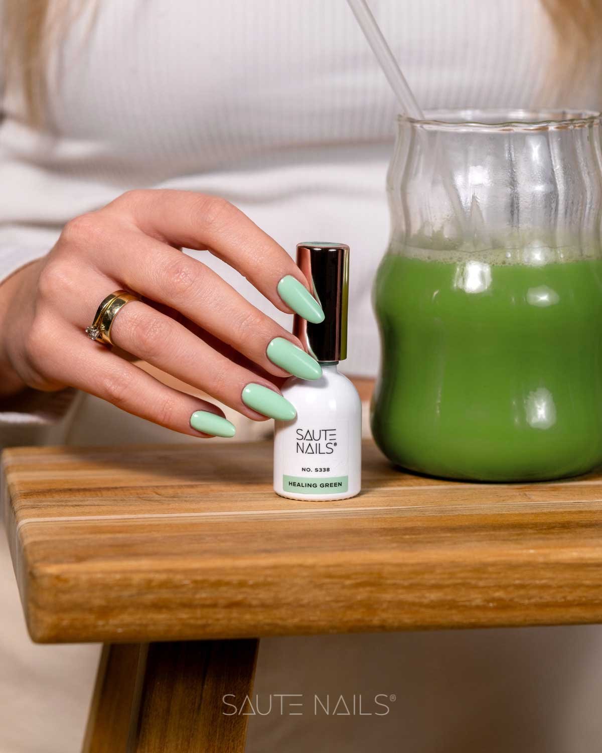 Gelinis lakas Saute Nails - S338 Healing Green - Image 3