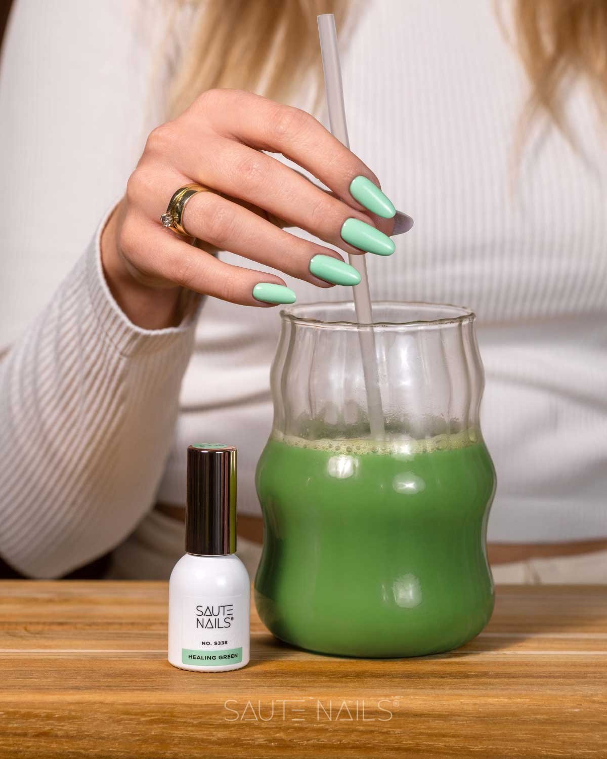 Gelinis lakas Saute Nails - S338 Healing Green - Image 2