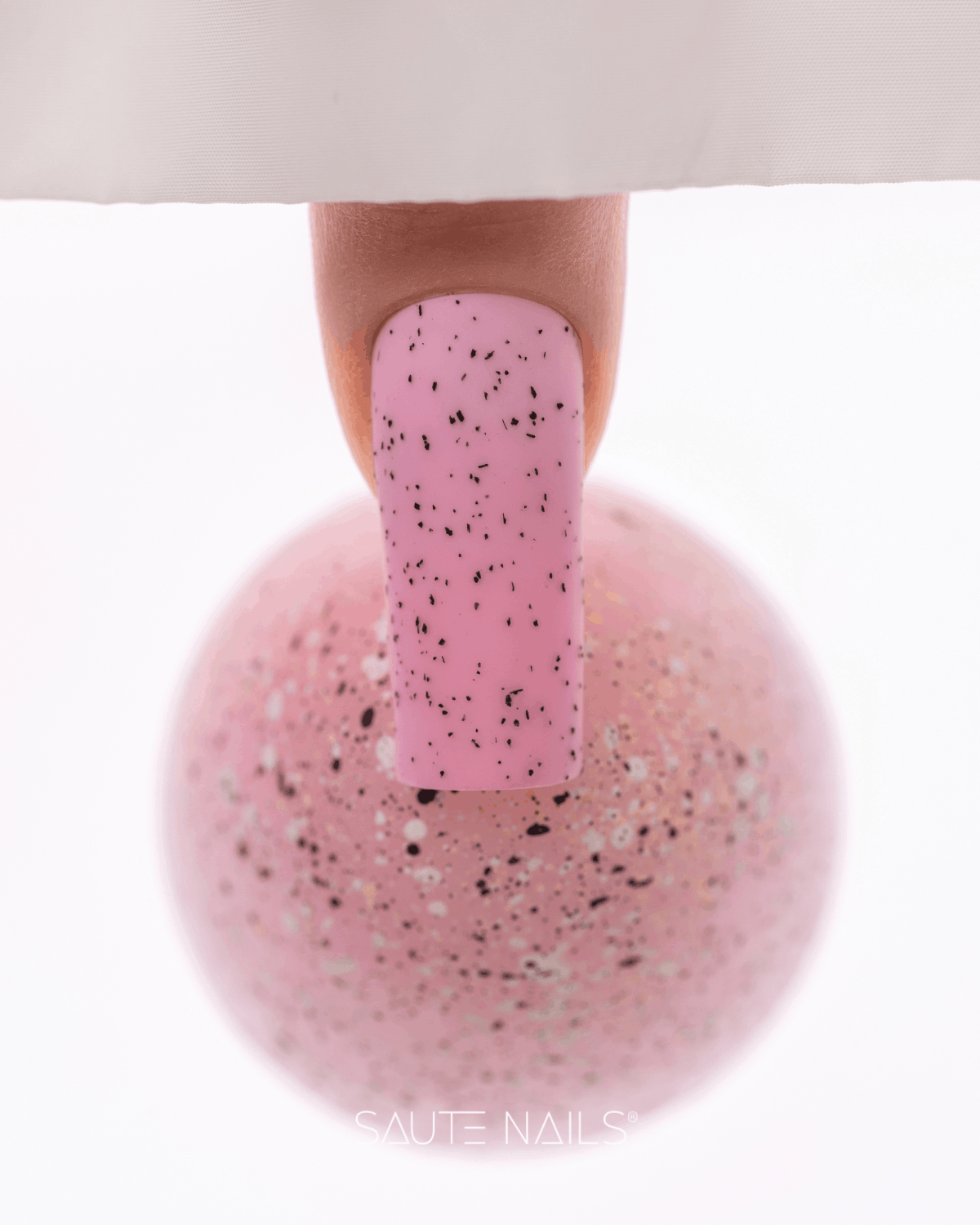 Matinis viršutinis gelinio lako sluoksnis be lipnumo Saute Nails Eggshell 8ml. - Image 4