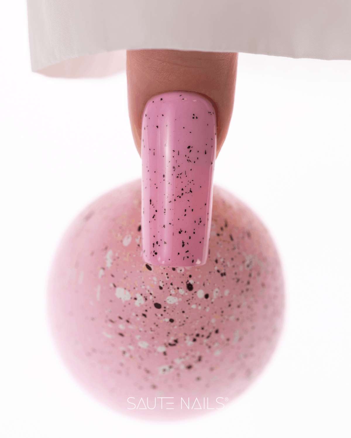 Viršutinis gelinio lako sluoksnis be lipnumo Saute Nails Eggshell 8ml. - Image 4